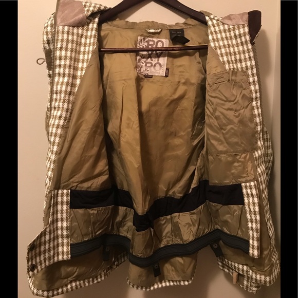 Roxy Snowboarding Coat - Size Medium - Picture 3 of 13